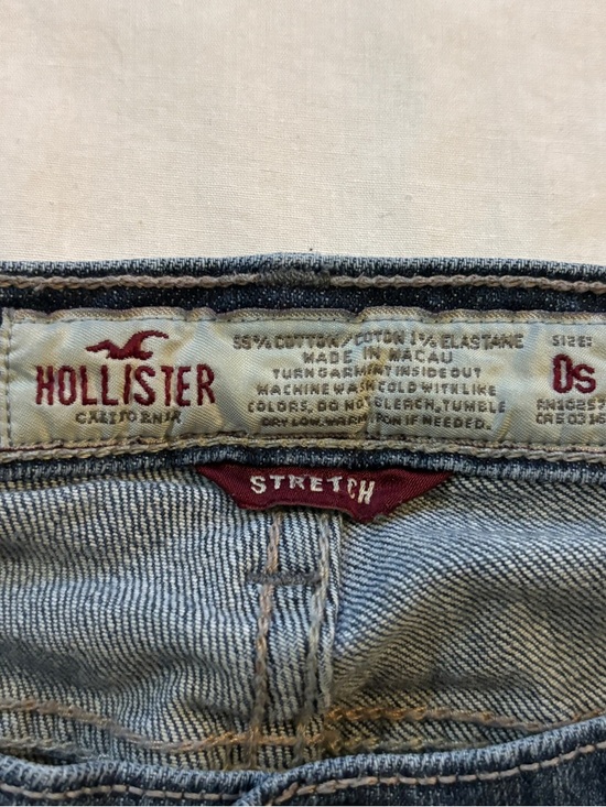 Hollister Vintage 2000’s Women’s Light Blue Lowrise Bootcut Jeans - Picture 4 of 4